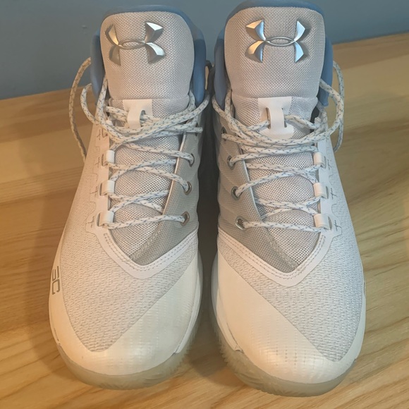 Steph Curry Under Armour shoes - Picture 2 of 5